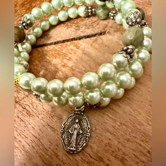 NWT Green Connemara Marble Faux Pearl Coil Rosary Bracelet, Made in Ireland, QVC - Picture 3 of 11